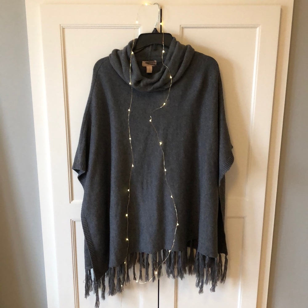 SUPER TRENDY PONCHO!